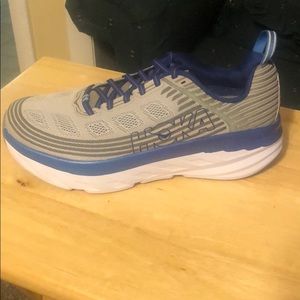 10.5 Men’s Hoka One One Bondi 6